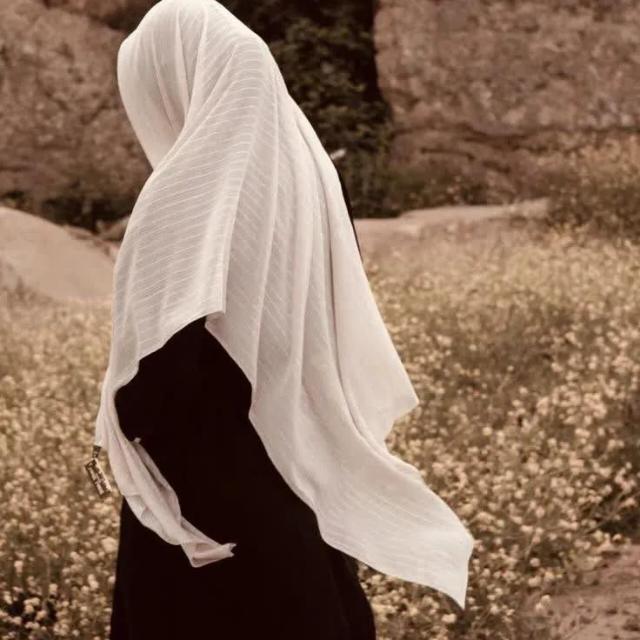لِلَّه فُــــؤَادُهَـــــــــا•|🤍