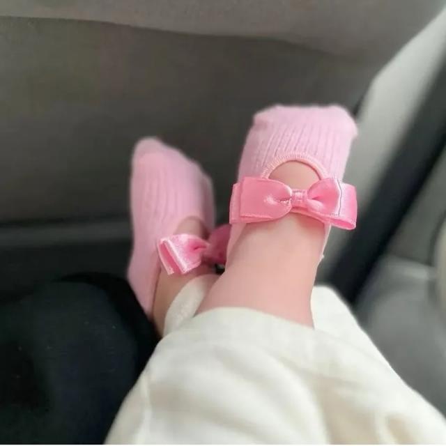 - علىٰ نَفسهـا تَستَنِد 🎀.