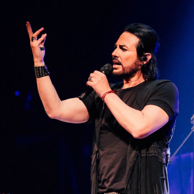 Beto Cuevas acústico