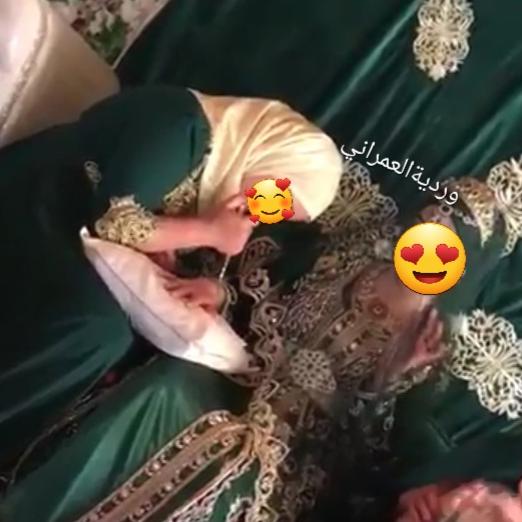 النقاشة وردية العمراني